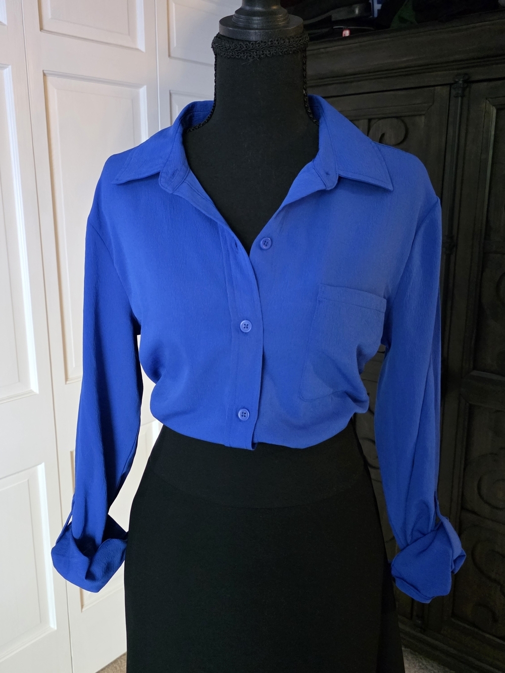 Time and Tru Cobalt Blue Blouse Medium Button Front Long Sleeve Pocket Top